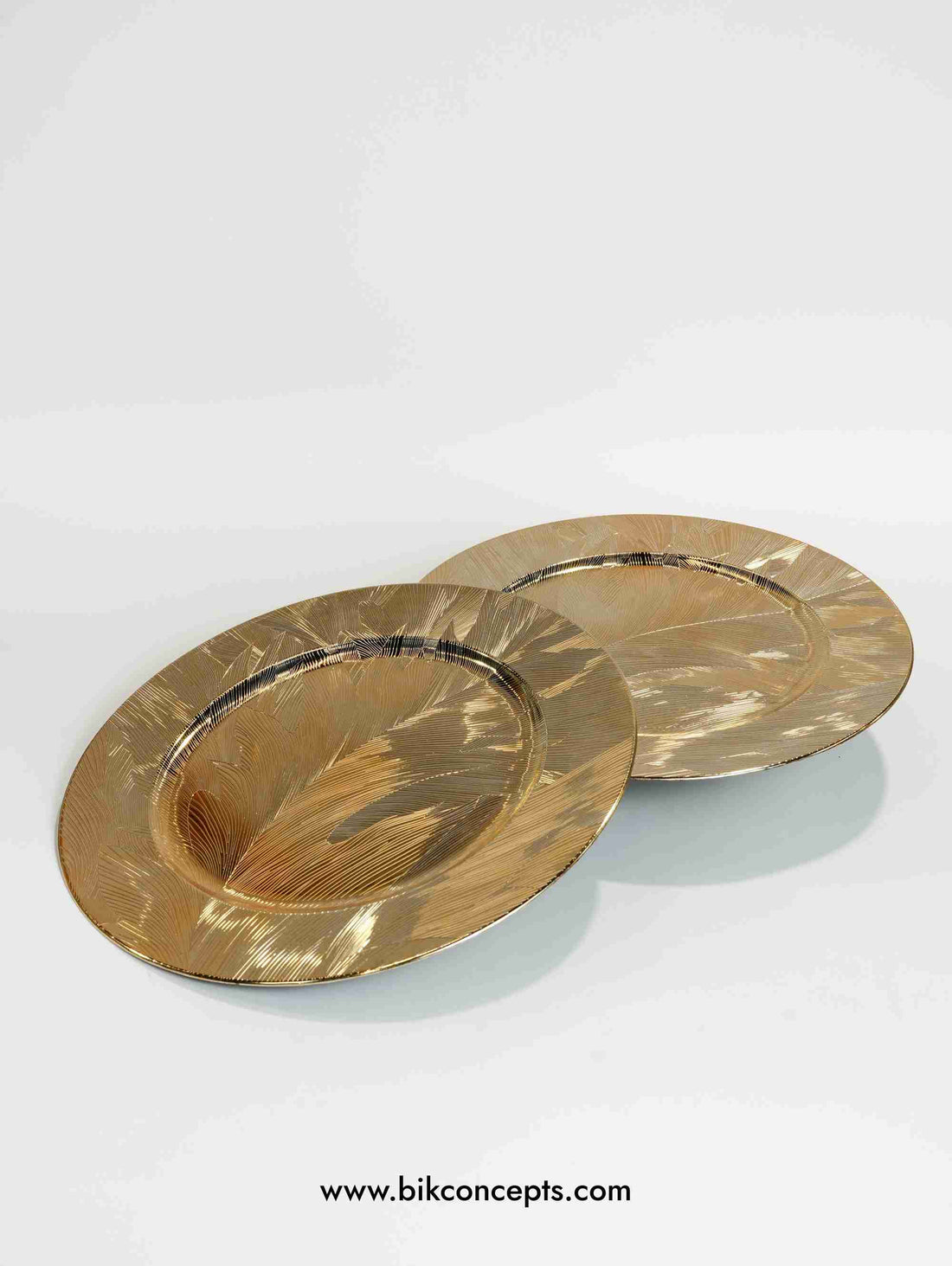 Tropical leaf charger plates, gold palm leaf chargers, set of 6 gold plates, botanical table decor, 13 inch wedding chargers, monstera leaf plate, luxury holiday dinnerware, gold decorative under-plate