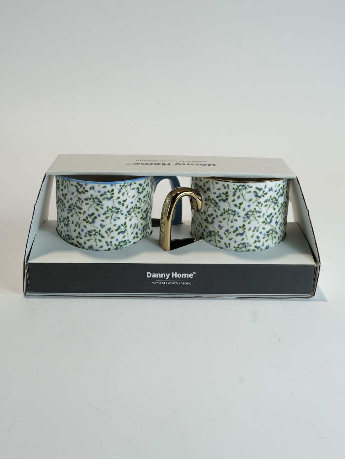 Green Foliage Porcelain Mug Set (450ml) with Gold & Sky Blue Handles