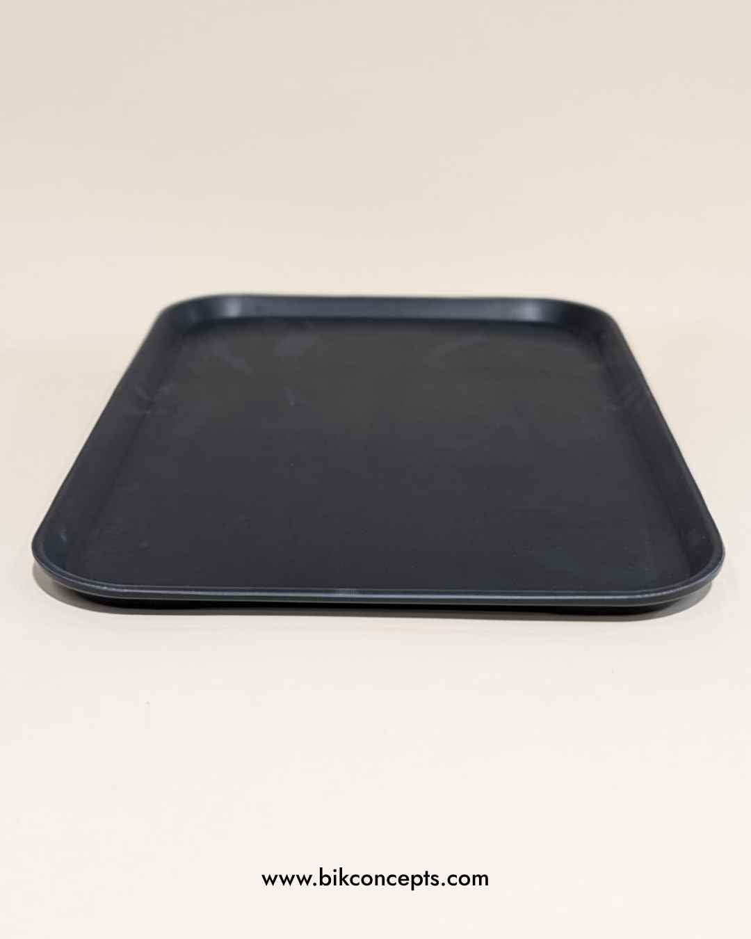 Non-slip serving tray set, black rectangular bar tray, professional waiter tray, non-skid restaurant tray, rubber grip food tray, bulk serving trays for cafes, 6 pack anti-slip trays.