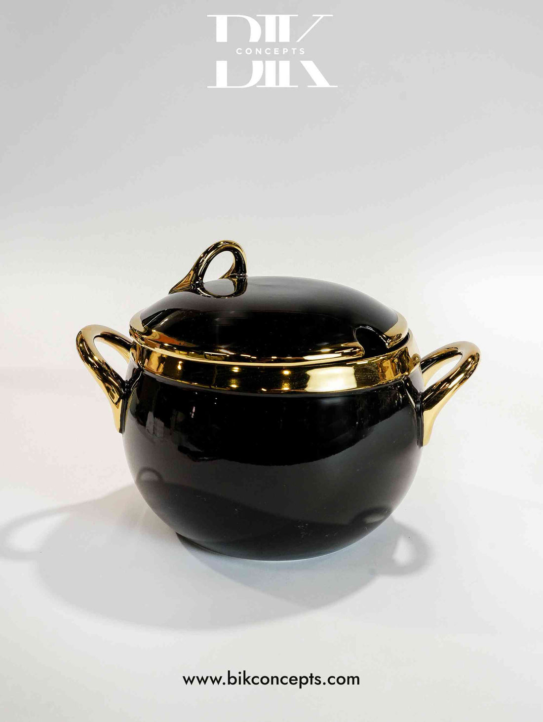 Black and gold soup set, modern ceramic dinnerware, matte black tureen, luxury black soup bowls, 25 piece ceramic set, designer tableware, black gold kitchen gift, contemporary soup serving kit