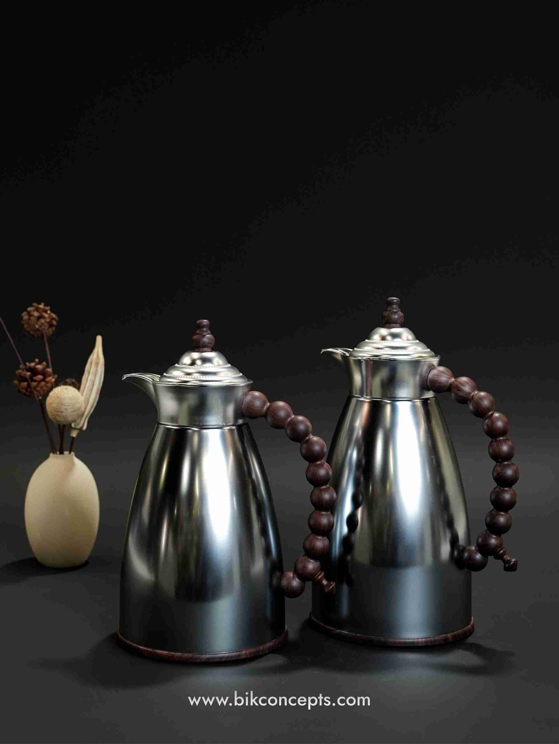 Chrome Dallah set, wood handle coffee flask, 2 piece insulated Dallah, silver Arabic tea set, 1L and 0.7L thermal flasks, luxury Gahwa pot, modern Arabic coffee server.