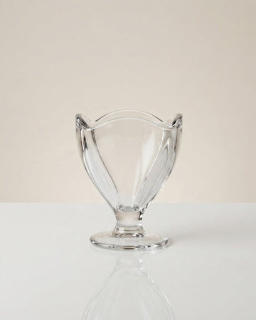 Clear Glass Tulip Dessert Bowls, 4 oz Ice Cream Cups Set of 6, Footed Sundae Dishes, Glass Parfait Cups, Mini Dessert Bowls for Catering, Scalloped Glass Ice Cream Bowl, Commercial Catering Dessertware USA, Clear Glass Sorbet Cups, Vintage Style Tulip Sundae Glass, Heavy Duty Mini Dessert Cups