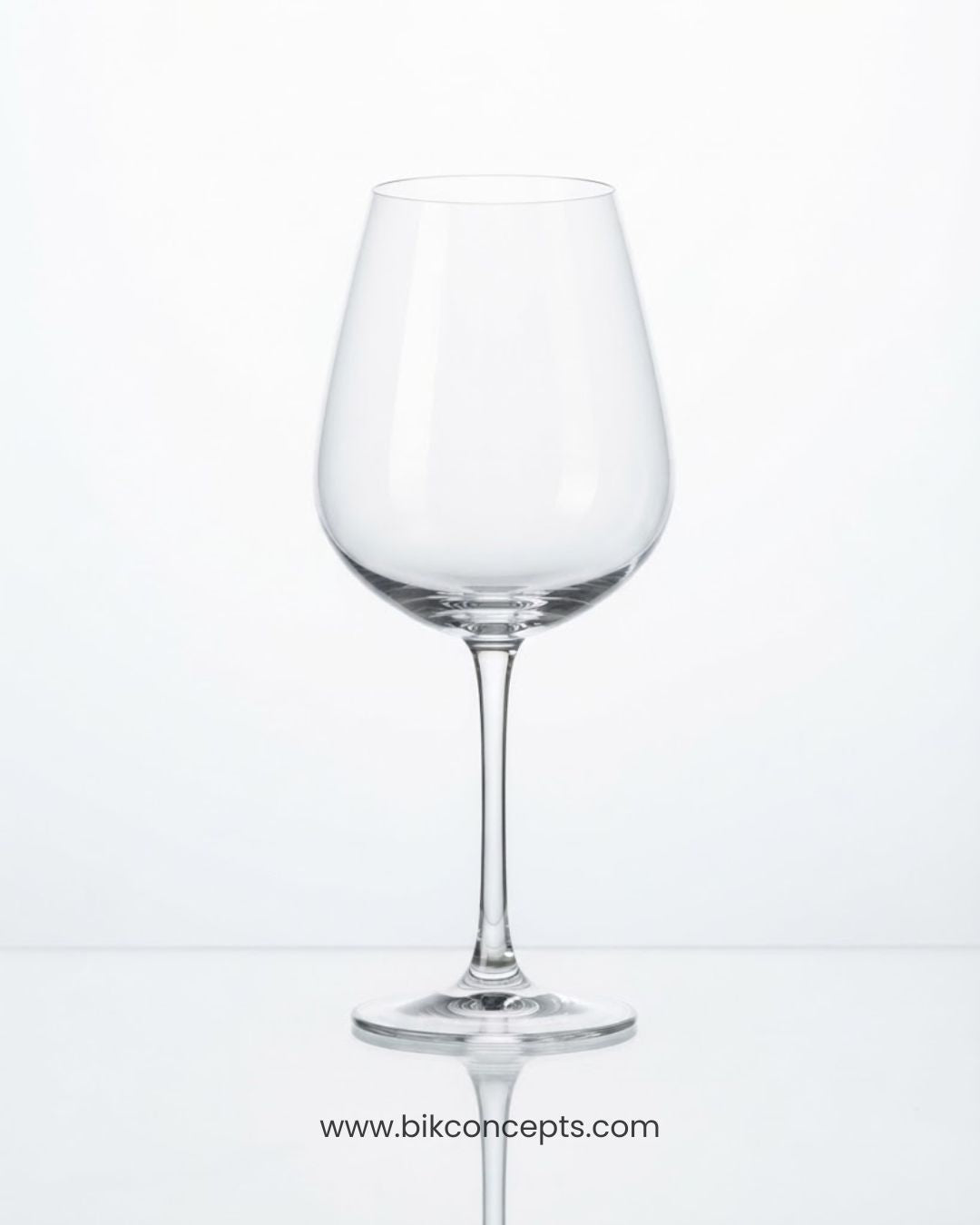 Clear Glass Wine Glasses Set of 6, Modern Angular Wine Glass 17.5 oz, 9 Inch Tall Stemware Set, Commercial Restaurant Wine Glasses Bulk, Hotel Barware Stemmed Wine Glasses, Catering Service Clear Glassware Set, Large Capacity Red and White Wine Glasses, Modern Crystal Clear Goblets Pack of 6