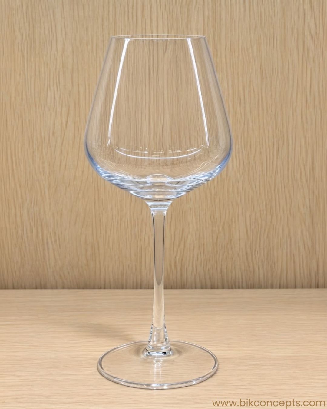 Clear Glass Wine Glasses Set of 6, Modern Angular Wine Glass 17.5 oz, 9 Inch Tall Stemware Set, Commercial Restaurant Wine Glasses Bulk, Hotel Barware Stemmed Wine Glasses, Catering Service Clear Glassware Set, Large Capacity Red and White Wine Glasses, Modern Crystal Clear Goblets Pack of 6