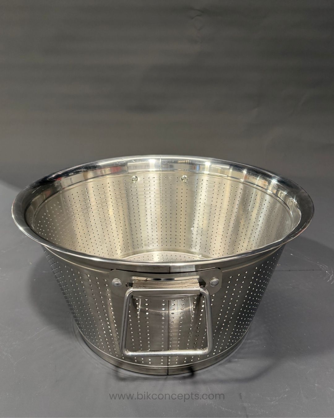 Commercial Stainless Steel Strainer Tub, Large Batch Rice Colander, Perforated Stainless Steel Wash Tub, Heavy Duty Catering Strainer Basket, Commercial Kitchen Colander with Handles, 23 Inch Stainless Steel Rice Strainer, Hotel Kitchen Food Prep Container, Industrial Food Grade Colander Vessel, Stainless Steel Vegetable Rinsing Tub, Commercial Grade Pasta Draining Strainer