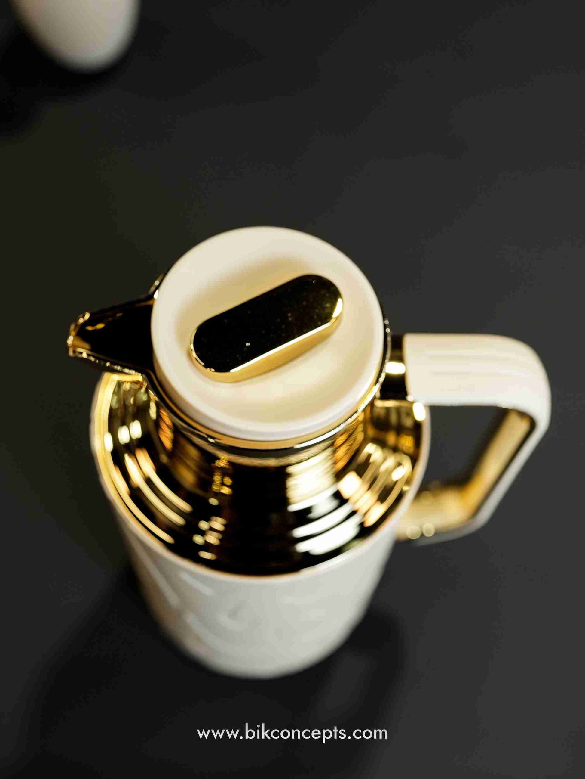 Cream Arabic Dallah, 1L insulated flask, gold calligraphy coffee pot, luxury Gahwa flask, cream and gold tea server, Ramadan coffee pot, Eid table decor.