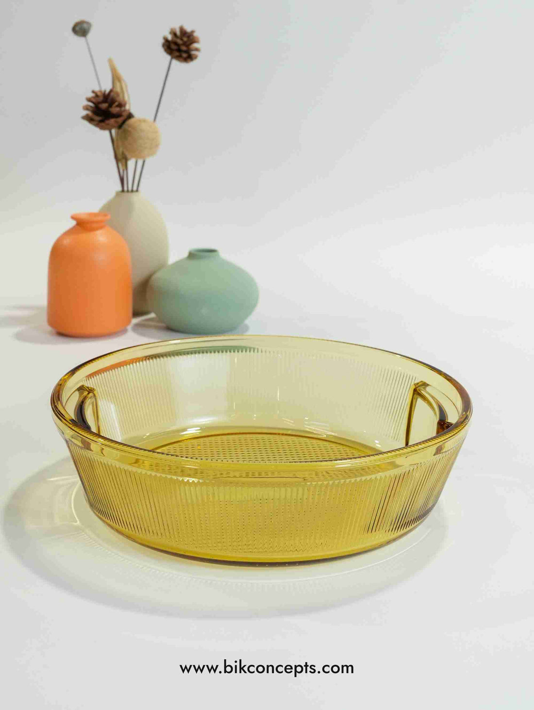 round glass baking tray, amber borosilicate bakeware, crystal glass pie dish, 10 inch glass oven bowl, lead-free glass roaster, amber glass tart pan.