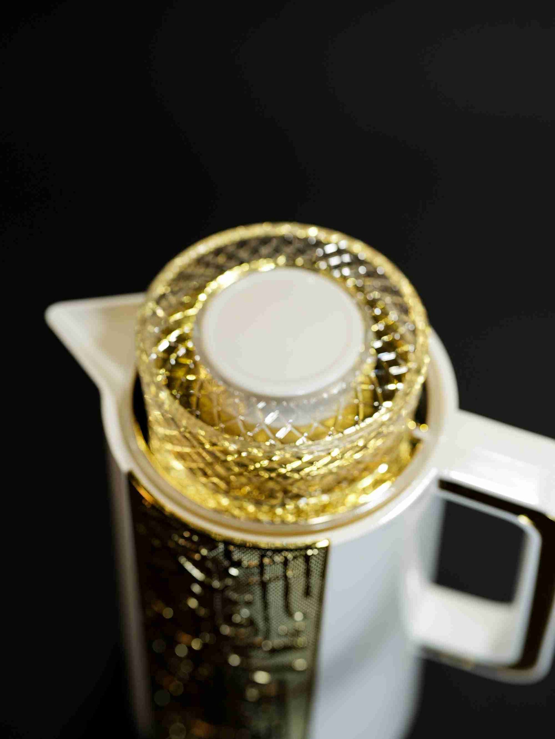 Arabic Dallah flask, insulated coffee pot, 1L thermal Dallah, Arabic calligraphy coffee pot, white and gold Gahwa flask, Middle Eastern coffee server, Ramadan table decor, luxury vacuum flask