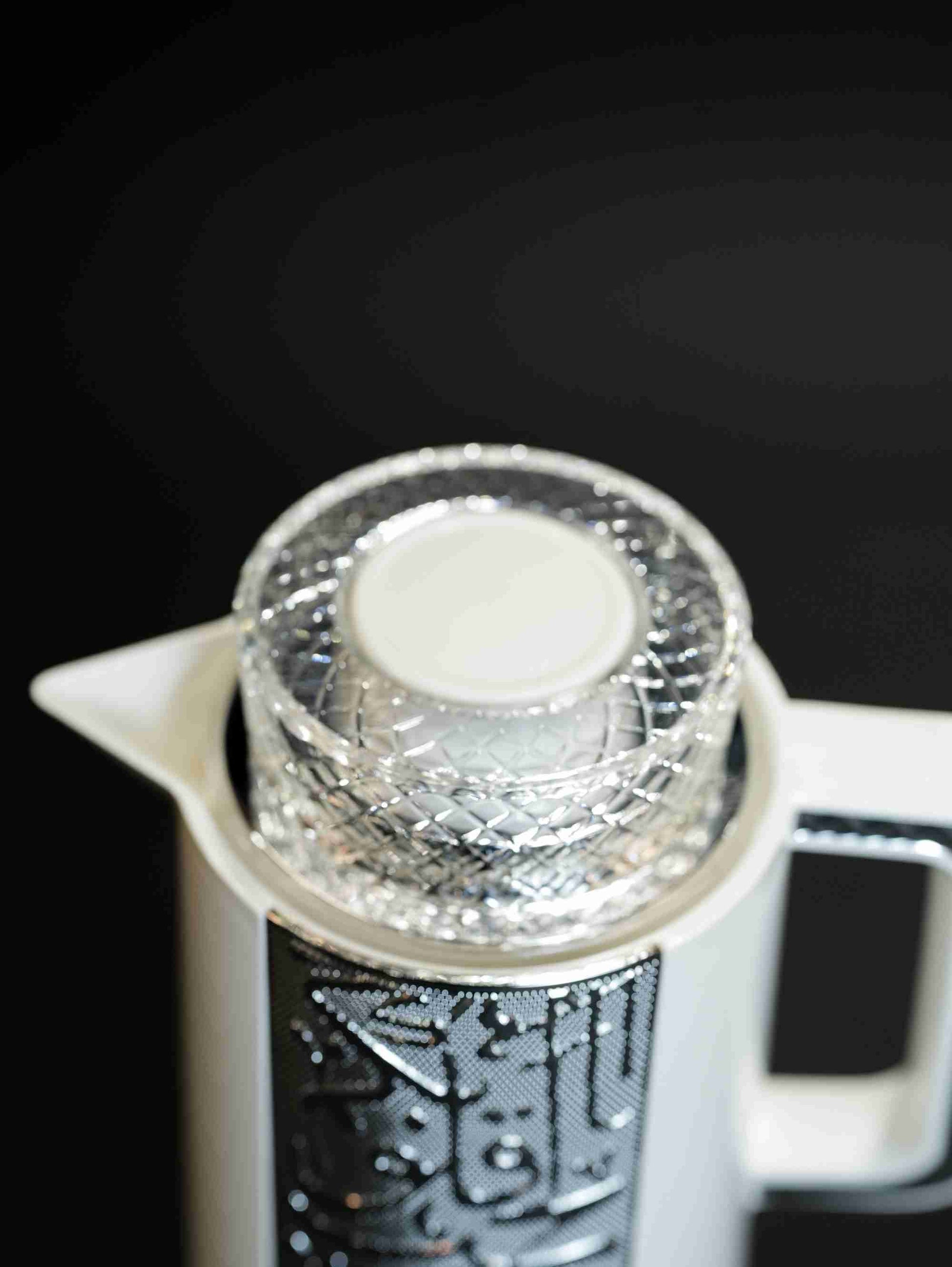 Arabic Dallah flask, silver Arabic coffee pot, 1L insulated Dallah, calligraphy thermal flask, white and silver Gahwa pot, Middle Eastern hospitality, Ramadan coffee server, luxury vacuum flask