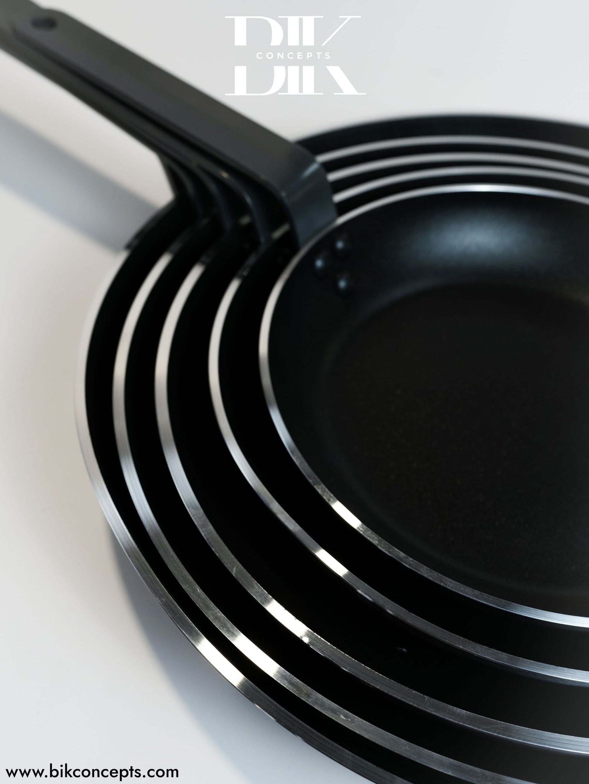 Non-stick frying pan, induction-ready cookware, professional skillet set, DayDay kitchenware, heavy gauge aluminum pan, riveted handle skillet, PFOA-free non-stick, induction bottom frying pan.