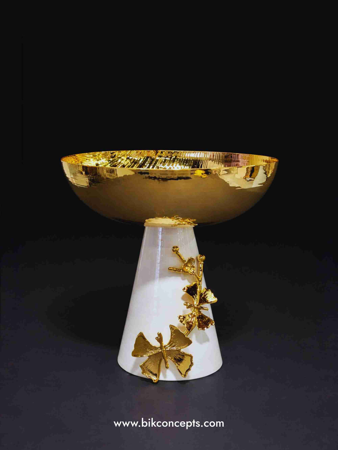 Ginkgo leaf pedestal bowl, gold serving platter, modern fruit bowl centerpiece, luxury appetizer stand, gold and white decorative bowl, elegant pastry server, opulent table decor