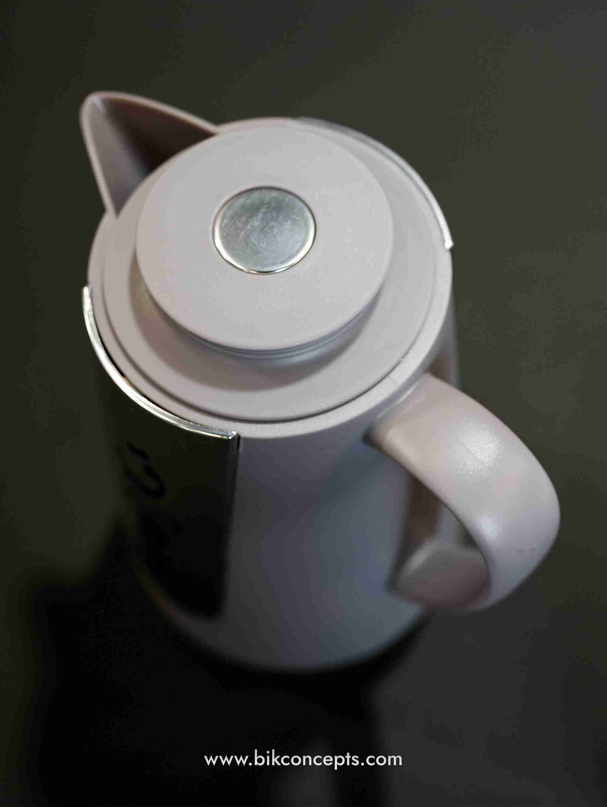 Grey and silver Dallah set, 2 piece Arabic flask set, insulated coffee flask, charcoal grey tea server, 1L and 0.7L thermal set, silver calligraphy coffee pot, luxury Gahwa set.