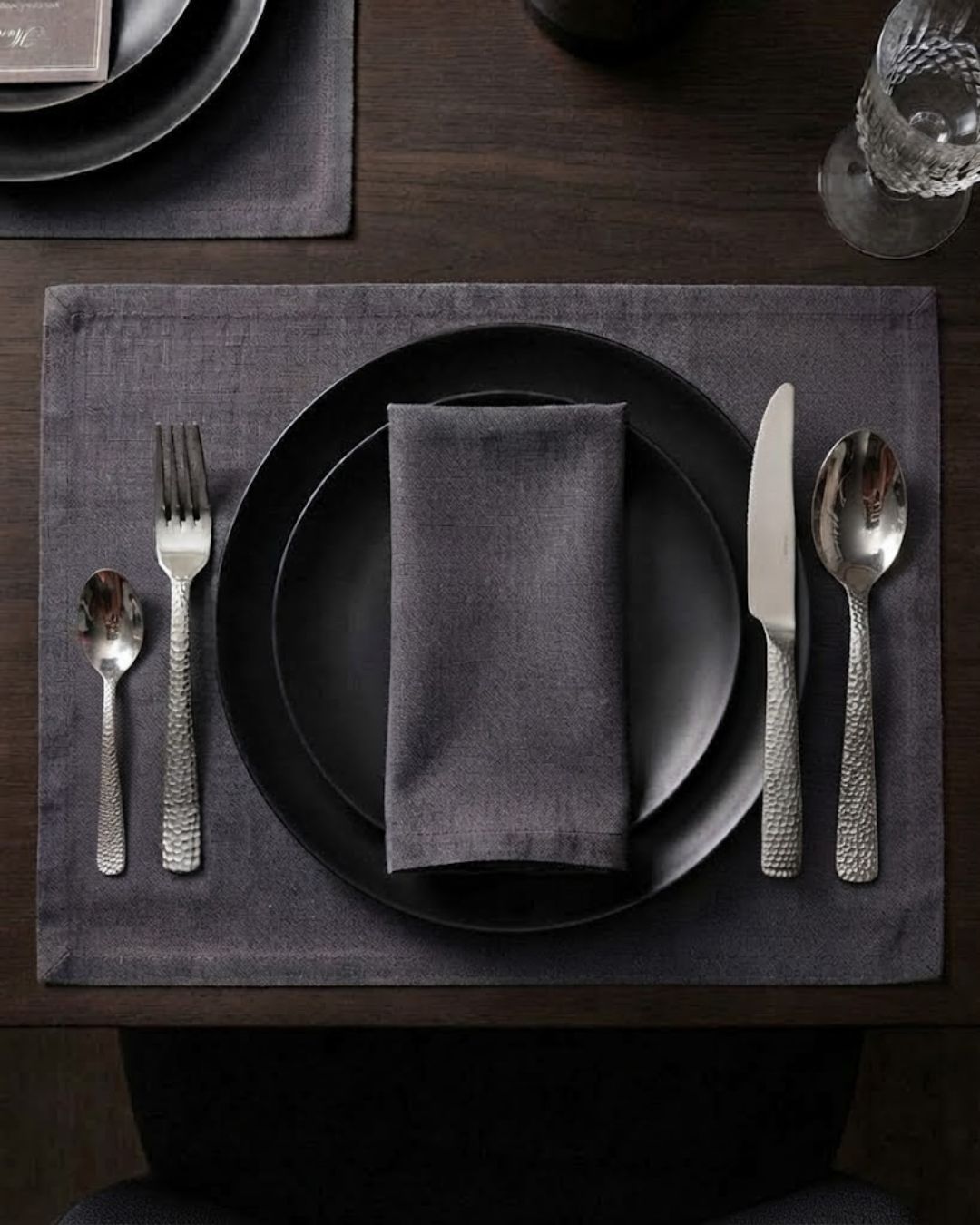hammered silver cutlery, luxury silver flatware set, heavyweight stainless steel cutlery, silver dinner knife, silver table fork, silver table spoon, silver teaspoon, textured silver silverware, premium silver flatware, hammered stainless steel cutlery