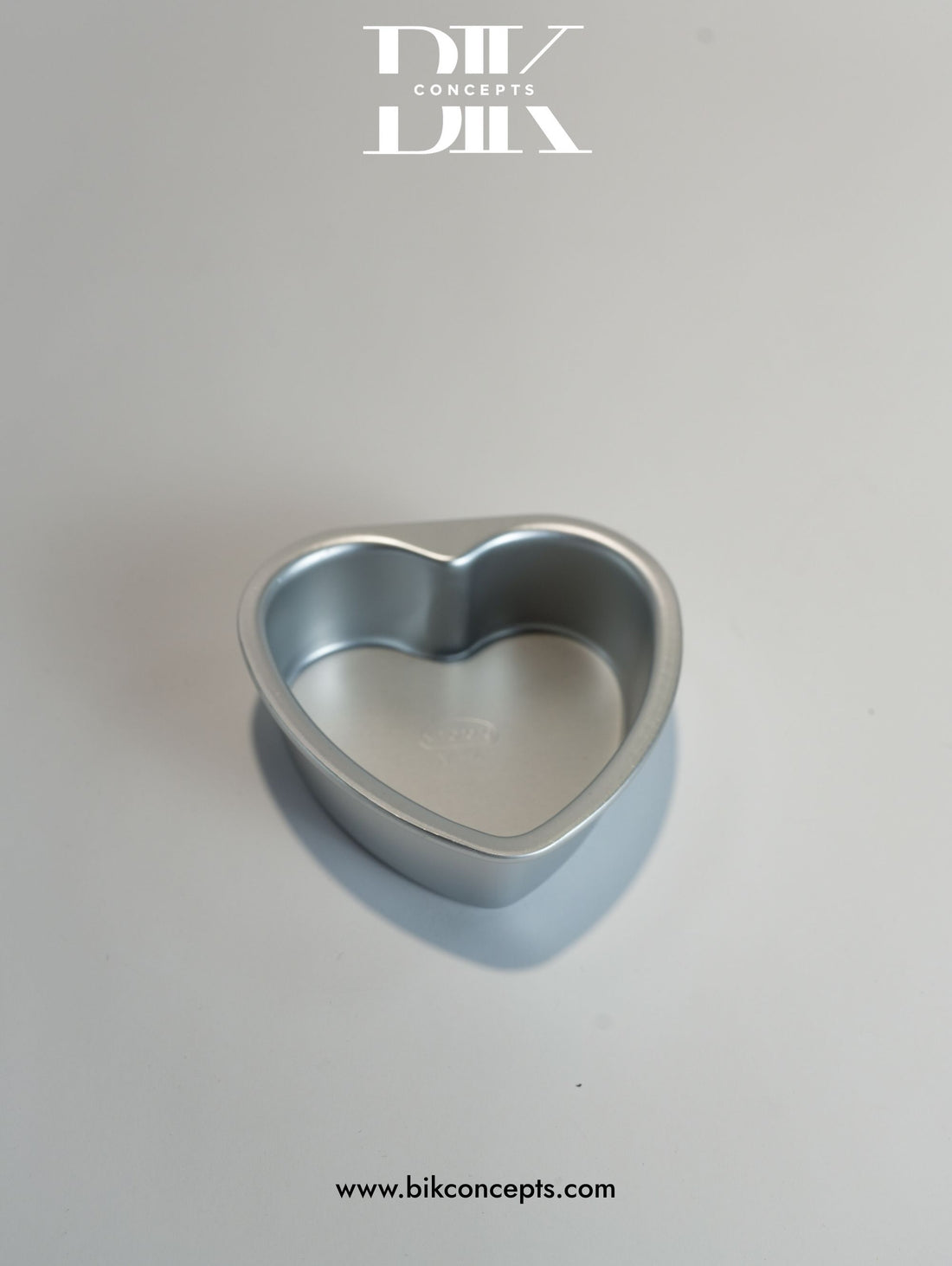 Non-Stick Heart Cake Molds - 4-Piece Baking Set for Layer Cakes