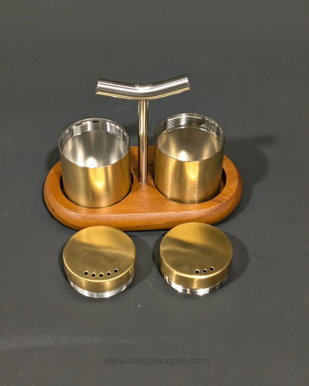 Brushed Gold Stainless Steel Seasoning Set, Modern Salt and Pepper Shaker Set with Wood Base, Commercial Hotel Tabletop Seasoning Set, Luxury Catering Salt and Pepper Caddy, Gold Stainless Steel Spice Shaker Set, Tabletop Seasoning Cruet Set with Handle, Decorative Restaurant Salt and Pepper Dispenser, Stainless Steel Condiment Set with Wooden Tray, Gold Spice Shaker Set for Fine Dining, Compact Salt and Pepper Shakers 4.5 Inch Base