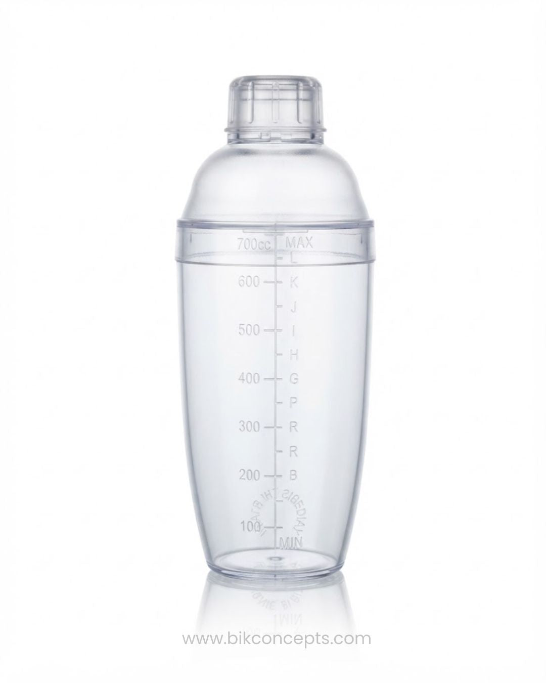 Clear Plastic Cocktail Shaker 750ml, Plastic Drink Shaker with Measurement Marks, 700cc Graduated Boba Tea Shaker, Shatterproof Restaurant Bar Shaker, Commercial Catering Beverage Mixer, Clear Acrylic Cobbler Shaker, Clear Plastic Mocktail Mixer, Professional Handheld Juice and Tea Shaker