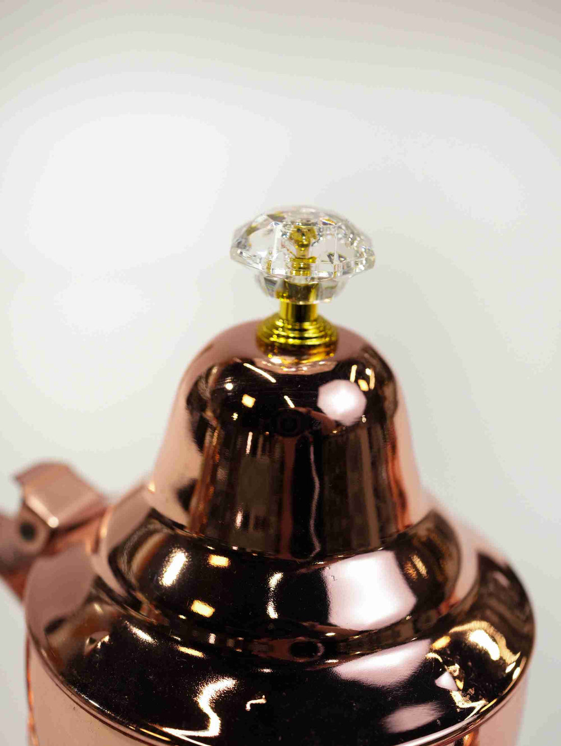 Rose gold teapot, fluted stainless steel kettle, jewel lid teapot, 1.2L luxury server, rose gold tea service, elegant Moroccan style teapot, crystal top tea kettle, festive table decor.