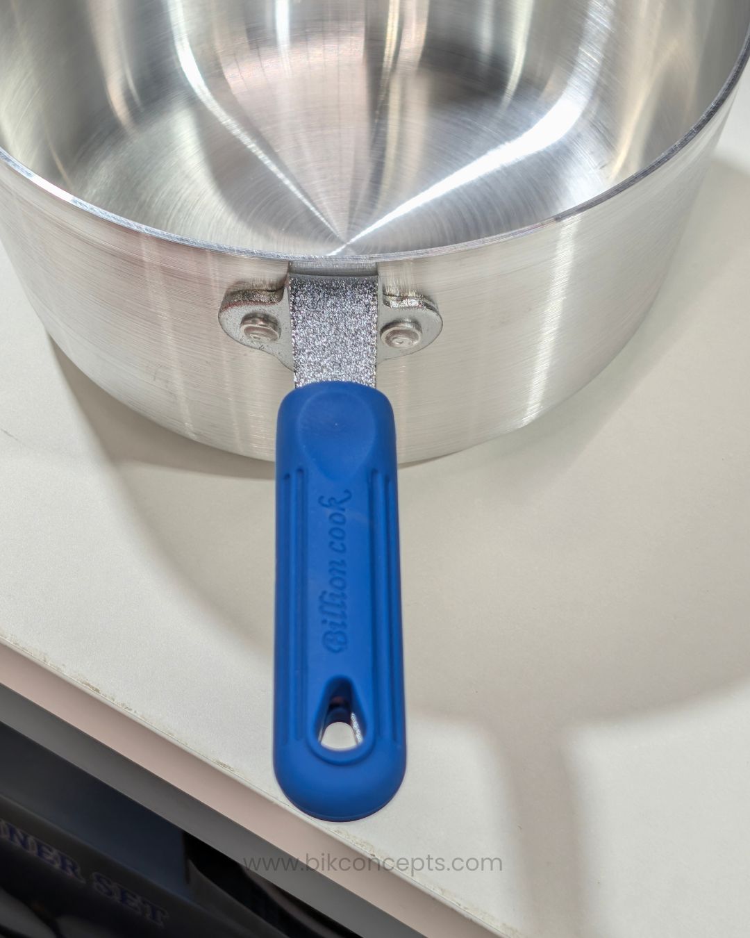 Commercial Aluminum Tapered Sauce Pan with Lid, Heavy Duty Saucepan with Blue Silicone Grip, Restaurant Quality Aluminum Sauce Pot 7 Qt, Hotel Kitchen Cookware 5.5 Qt Saucepan, Catering Service Tapered Sauce Pan 3.75 Qt, Induction Base Aluminum Saucepan, Ergonomic Handle Commercial Sauce Pot, Heavy Gauge Aluminum Saucepan Set