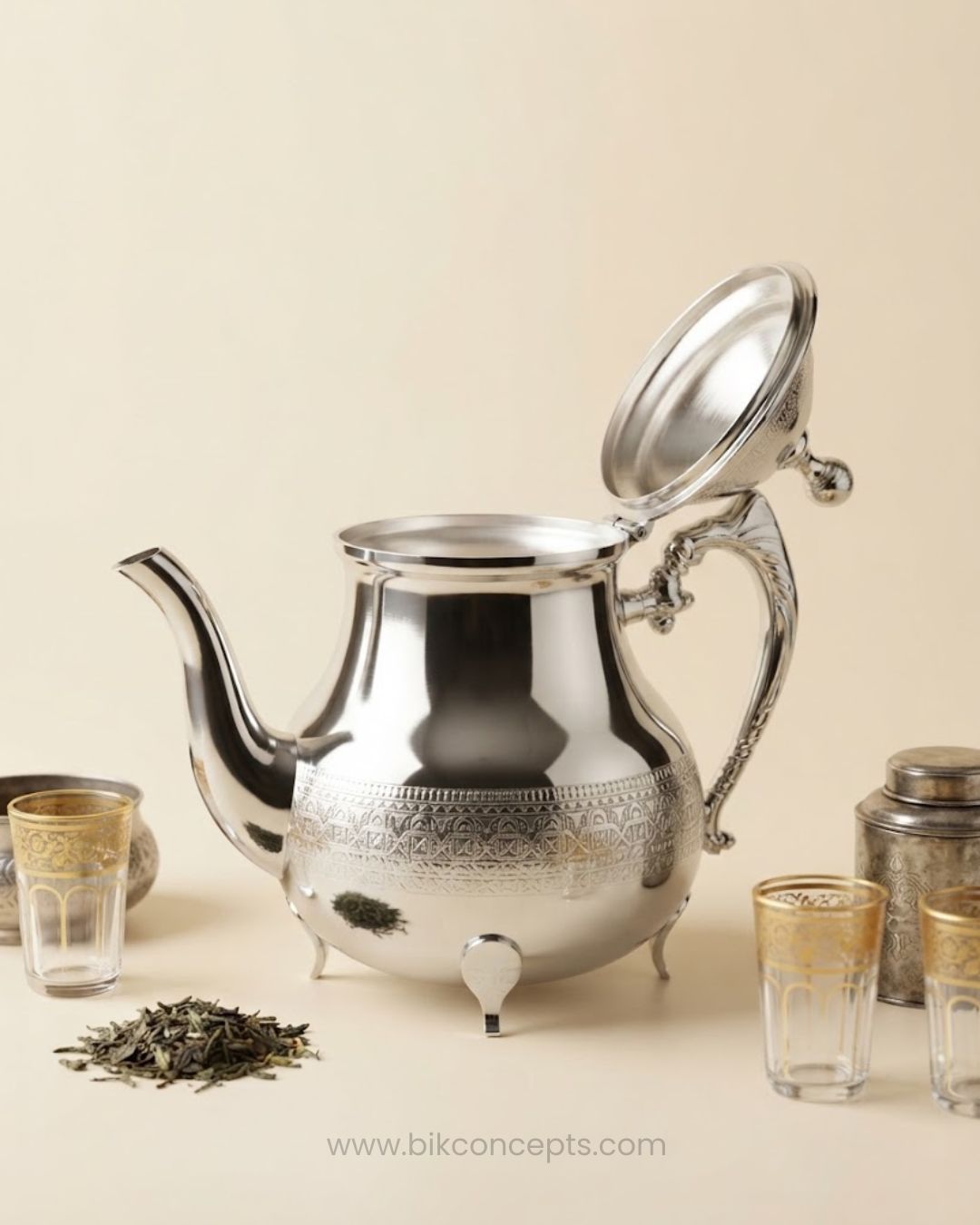 Silver Stainless Steel Tea Kettle, Moroccan Style Teapot with Engraved Pattern, Luxury Beverage Pot for Hotel Catering, High End Stainless Steel Teapot with Feet, Decorative Silver Tea Server Medium Large, Gooseneck Spout Stainless Steel Kettle, Luxury Afternoon Tea Pot, Commercial Catering Tea Server, Polished Silver Teapot with Hinged Lid, Traditional Metal Tea Kettle 1.7L 1.4L