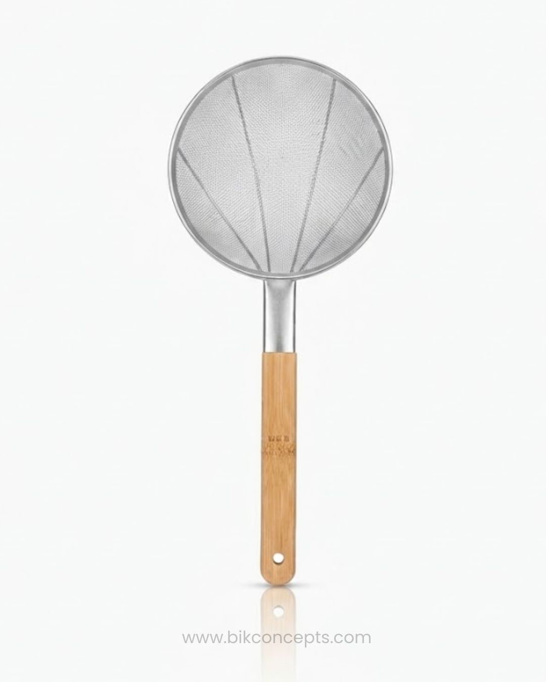 mesh spider strainer, stainless steel skimmer, wooden handle kitchen strainer, wire pasta colander, deep fry skimmer spoon, noodle strainer, professional kitchen tools, heat resistant skimmer.