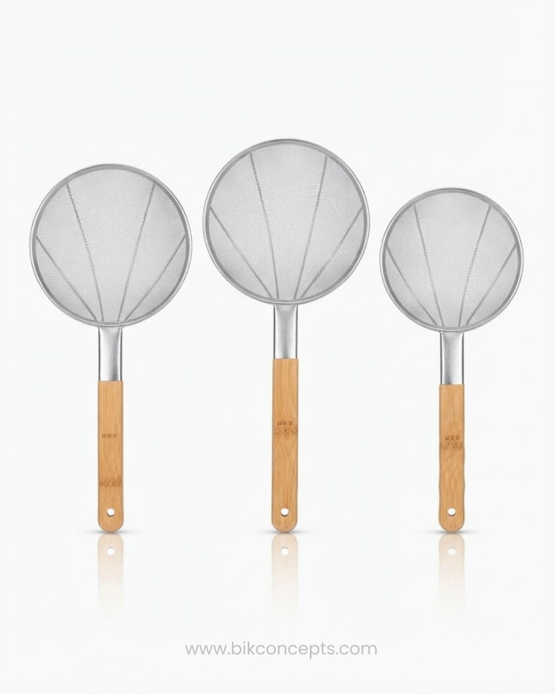 mesh spider strainer, stainless steel skimmer, wooden handle kitchen strainer, wire pasta colander, deep fry skimmer spoon, noodle strainer, professional kitchen tools, heat resistant skimmer.