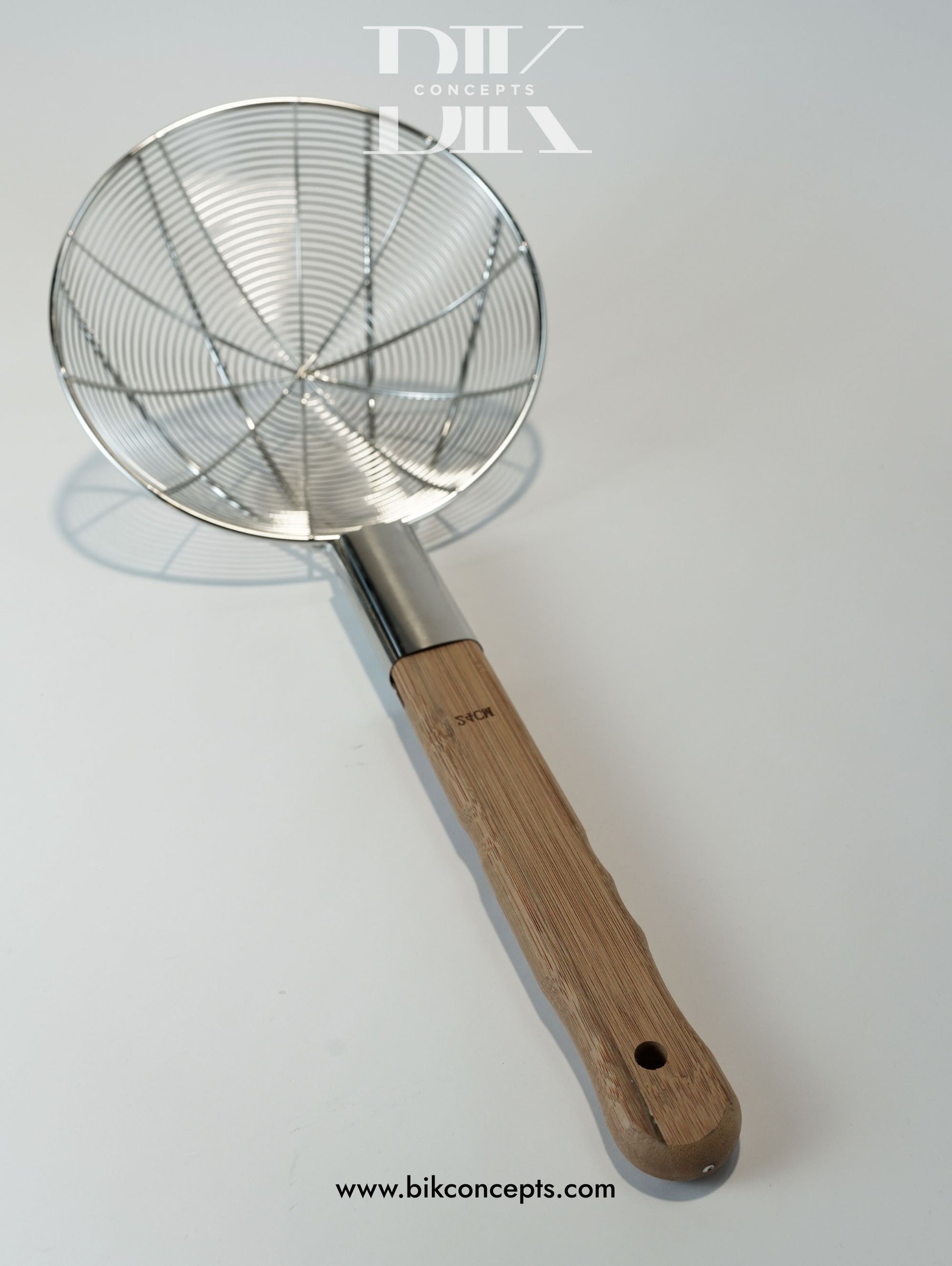 wire spider strainer, stainless steel skimmer, wooden handle fry tool, deep fryer scoop, pasta strainer with wood handle, commercial kitchen skimmer, spider ladle, noodle skimmer.