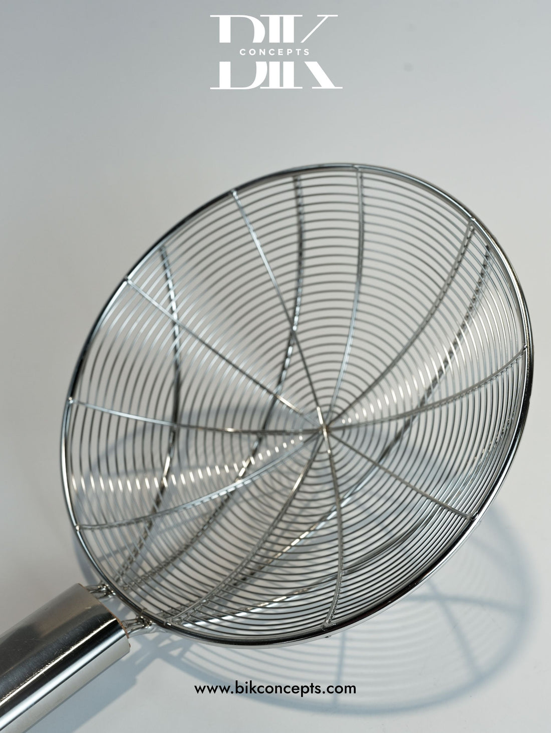 wire spider strainer, stainless steel skimmer, wooden handle fry tool, deep fryer scoop, pasta strainer with wood handle, commercial kitchen skimmer, spider ladle, noodle skimmer.