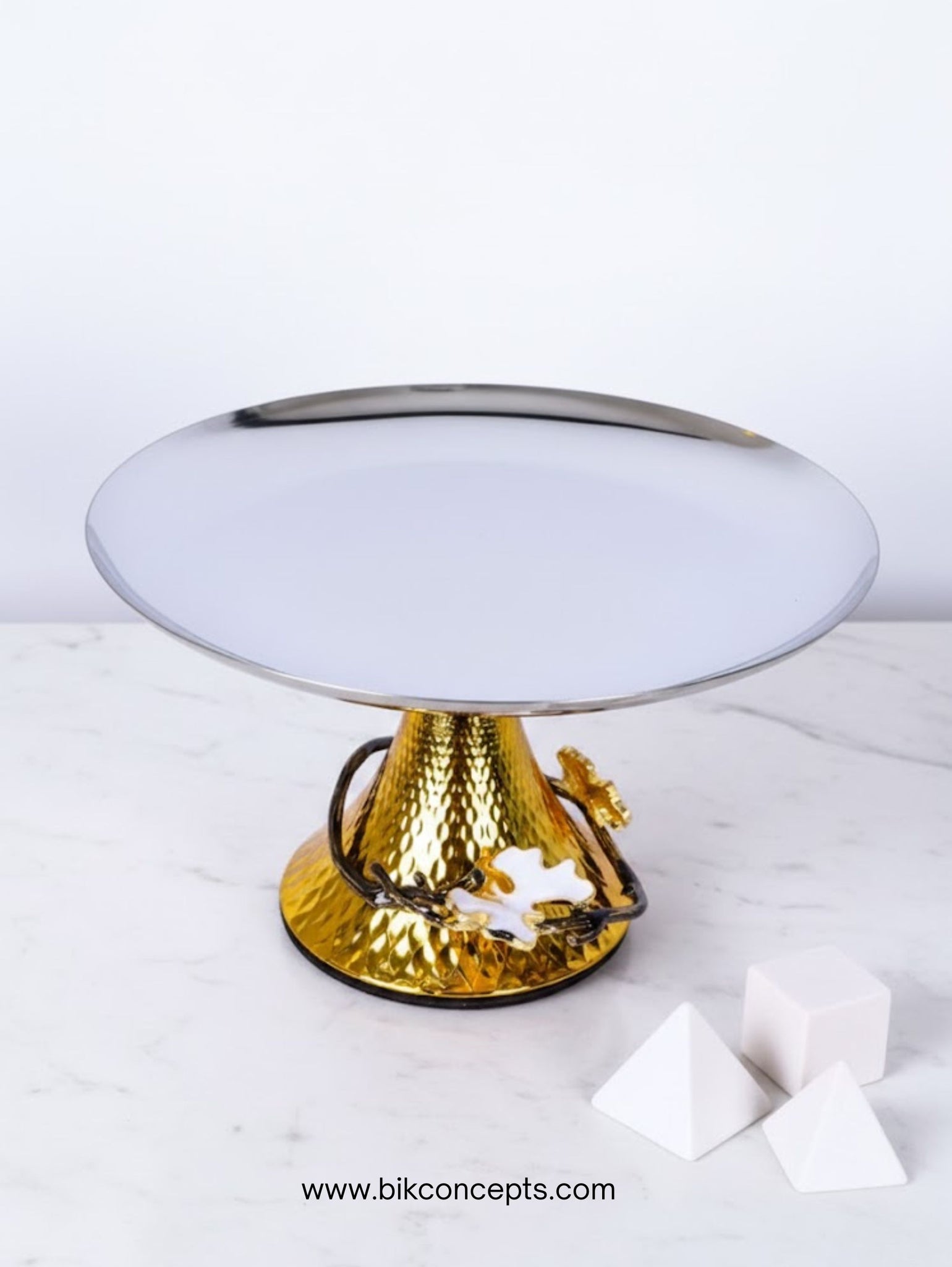 Round Single-Tier Serving Platter with Orchid Golden Stand