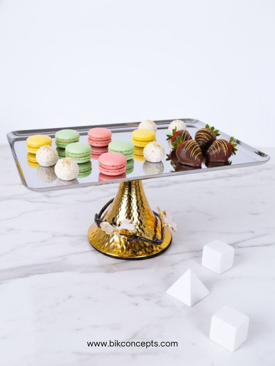 Single-Tier Stainless Steel Serving Platter with Orchid Electroplated Golden Stand